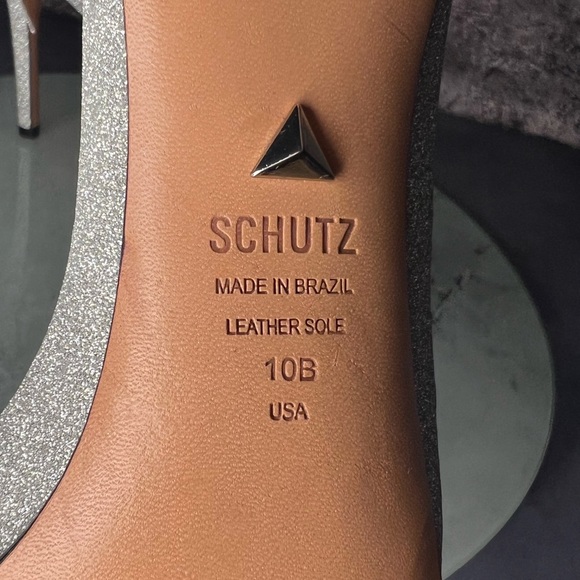 Shimmery silver simple minimalistic heels sandals - Picture 9 of 16